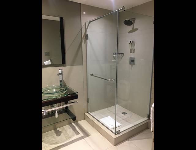 2 BEDROOM APARTMENT FOR SALE IN TABLE VIEW